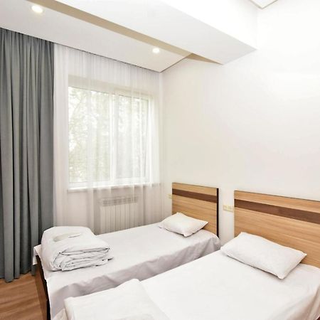 Rent Inn Yerevan On Chaykovski Street Exterior photo